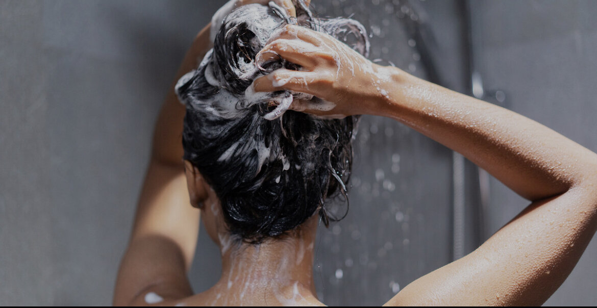 Шампунь даёт много пены и хорошо и имеет успокаивающий эффект 