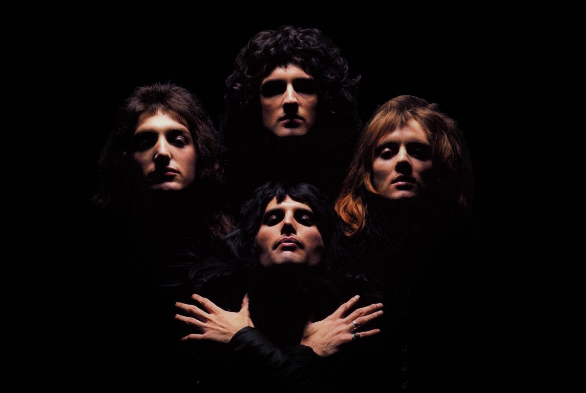 Смотришь, и в голове звучит Фредди