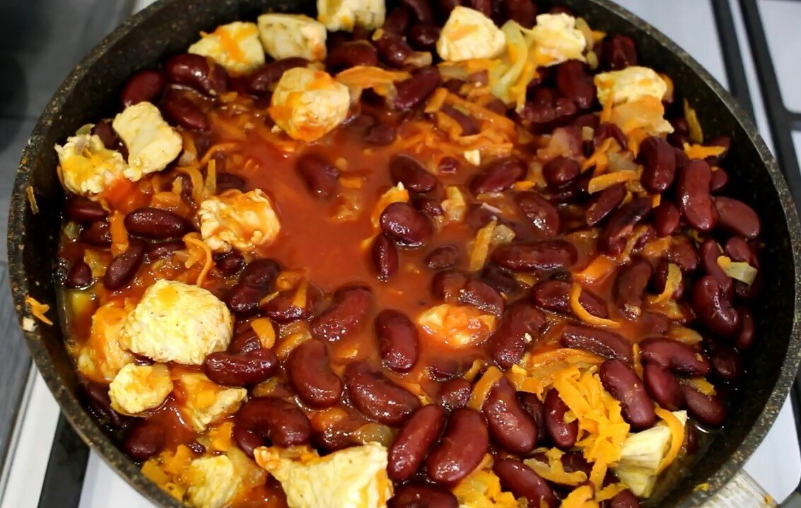 Рецепт: Индейка со стручковой фасолью - Тушеная в соевом соусе