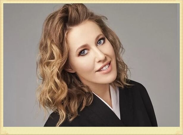 Свою первую работу Ксения уступила Татьяне Арно, это была роль ведущей телепрограммы "Афиша", но Ксения совершенно об этом не жалеет