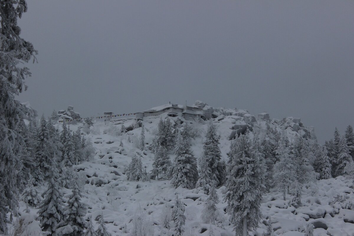 Буддийский монастырь на вершине горы Качканар