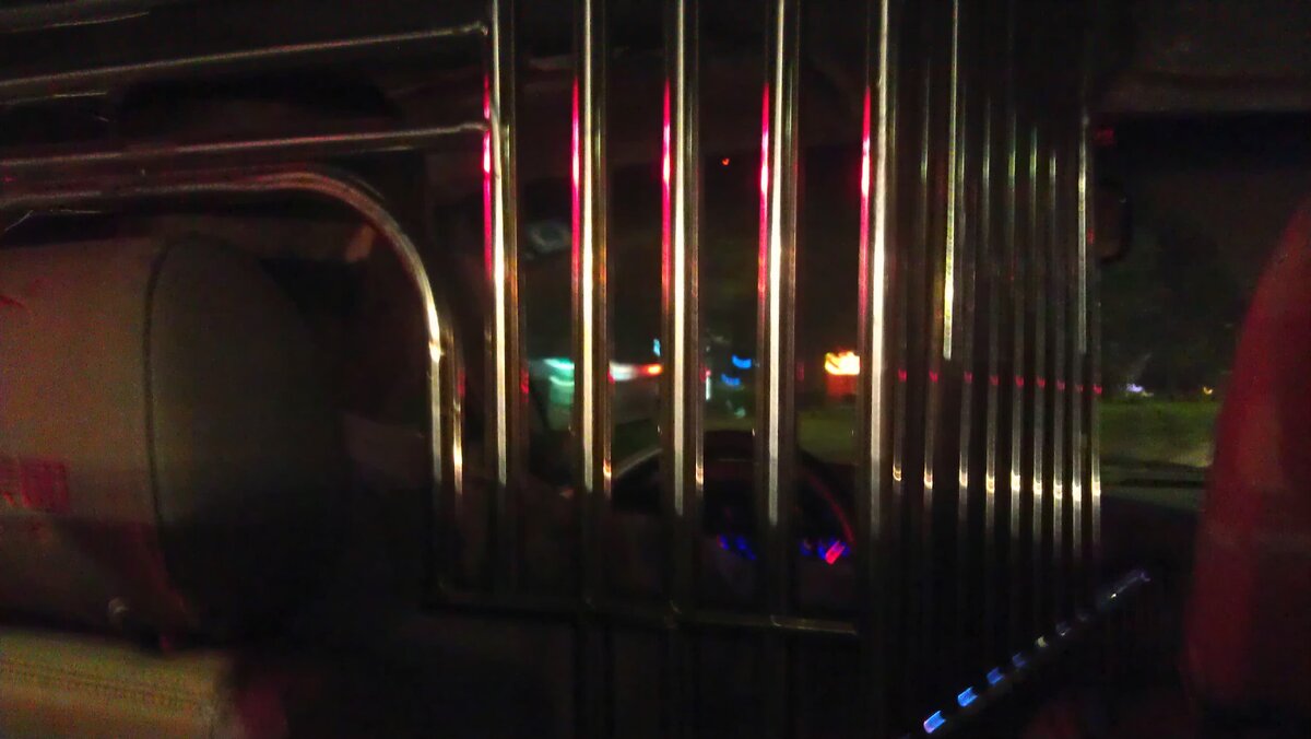 вот такая клетка вокруг водителя