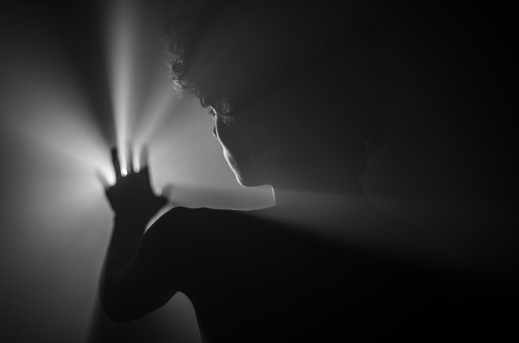 Темнота лишает удовольствия получаемого от увиденного, но больше работает фантазия и внутренние образы