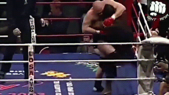 Концовка поединка между Бобом Шрайбером и Мелвином Манхуфом