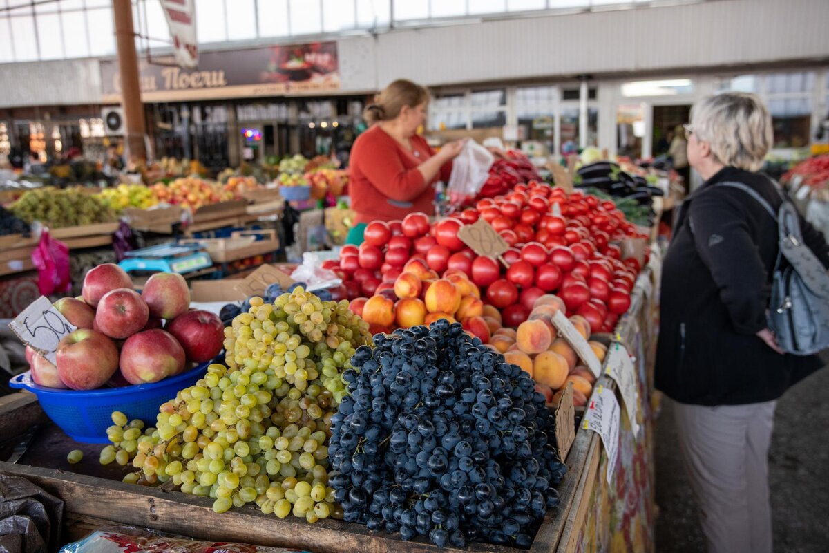 Продажа овощей и фруктов. /Фото: img1.dp.ru