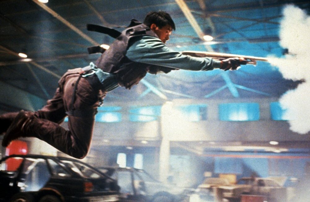 Кадр из фильма "Круто сваренные", 1992 г., реж. Джон Ву