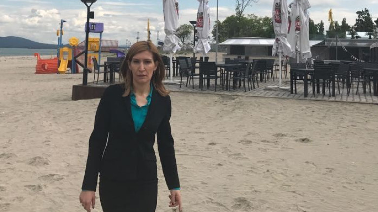 Министр туризма Болгарии Николина Ангелкова
