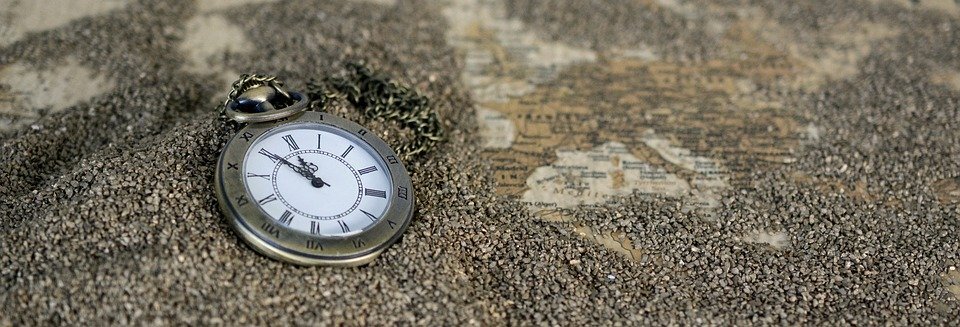 https://cdn.pixabay.com/photo/2016/09/01/19/53/pocket-watch-1637396_960_720.jpg