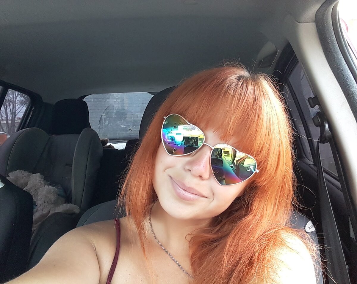 Ездить за рулём очень люблю)) 