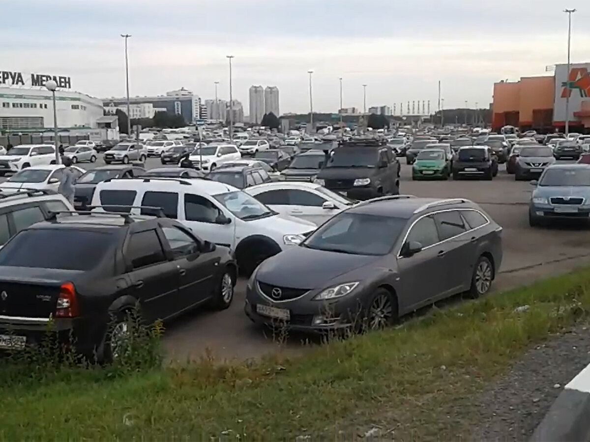 бесплатная стоянка в будний день