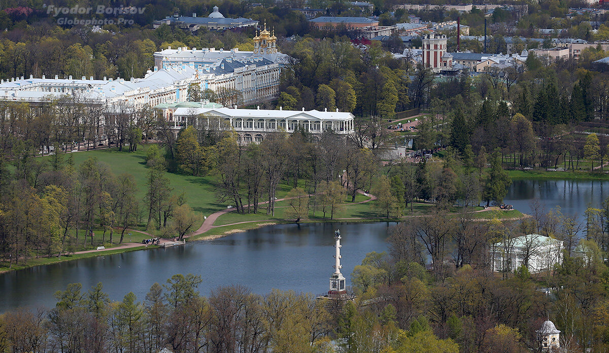 2. Вид на Чесменскую колонну. 