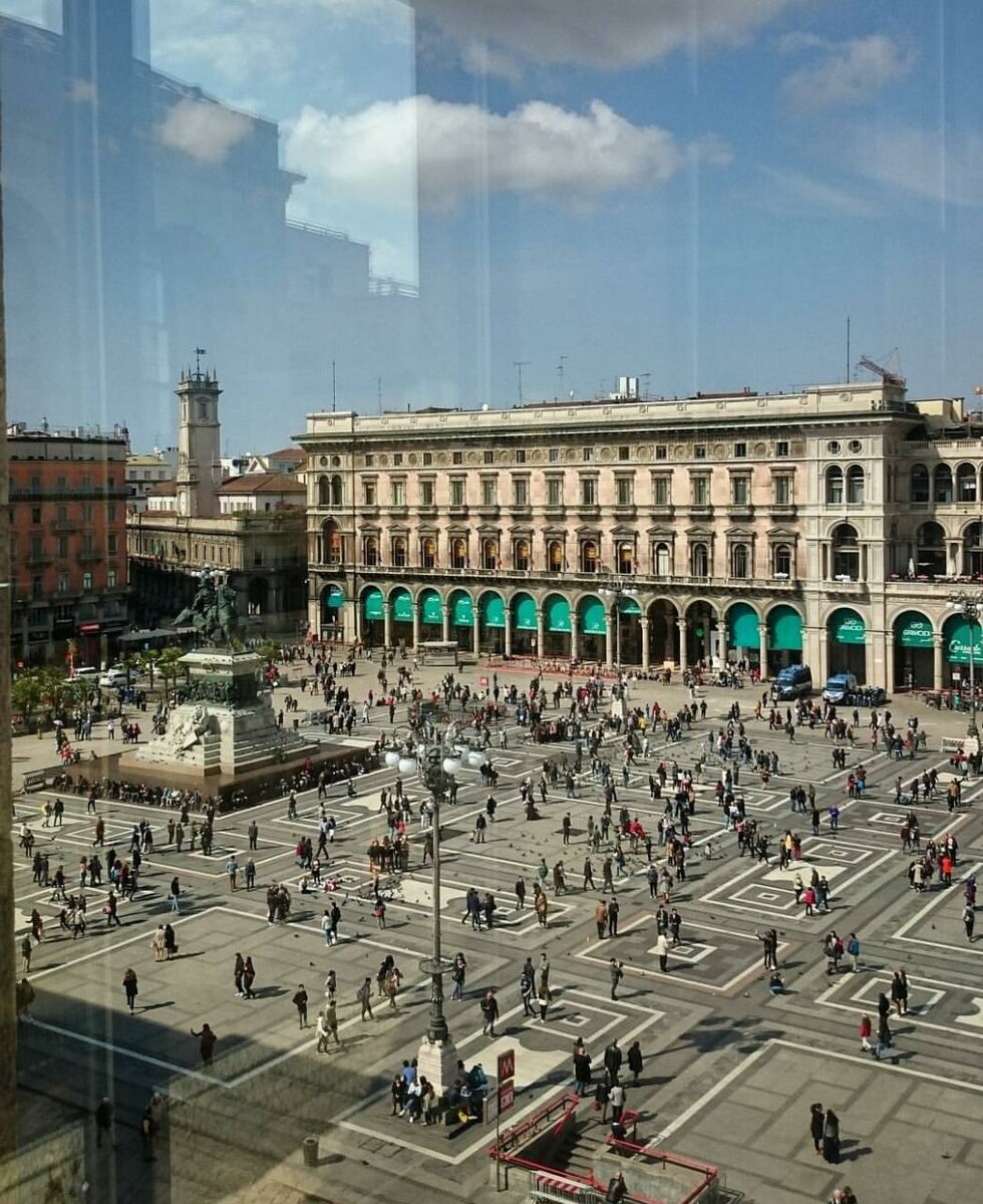 Вид на Площадь Дуомо. Автор: Евгения Петрова