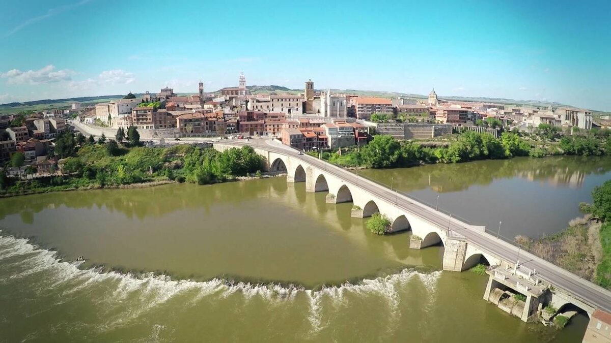 Тордесильяс - муниципалитет в Испании, входит в провинцию Вальядолид в составе автономного сообщества Кастилия и Леон