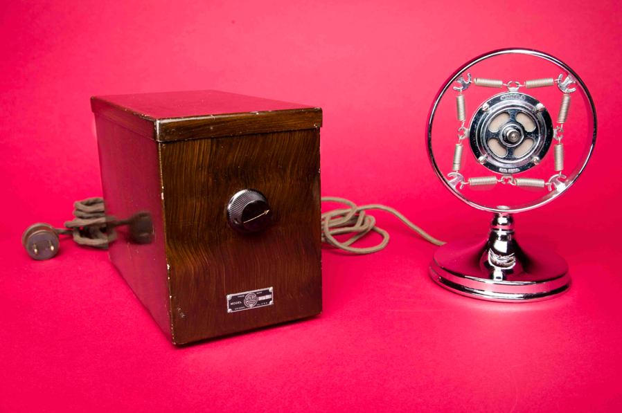 Радиомодулятор Model 99 и угольный микрофон Model 33N