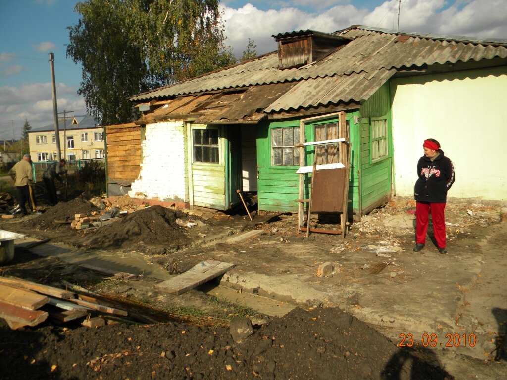  чё ржать то? Нормальный дом.