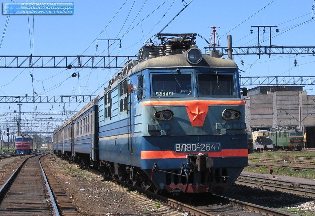 Необозначенный электропоезд, составленный на месте из вагонов с номерами  3001 до 3030. Фото с сайта "Российские электропоезда"