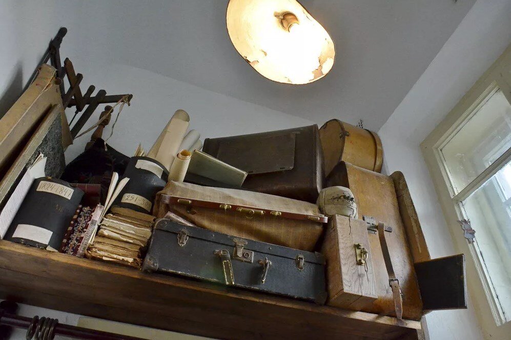 Забитая антресоль