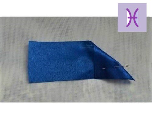 Загибаем уголки на изнанку.  