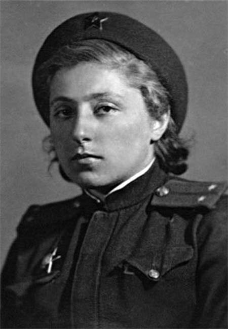 Елена Ржевская в те годы. Писательница умерла в 2017 году