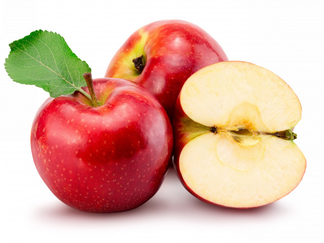 Можете порезать красные яблоки