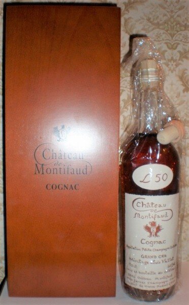  
Коньяк Chateau de Montifaud L50
Heritage Louis Vallet Appellation Petite Champagne Controlee 50 yo
0,7 l, 40%