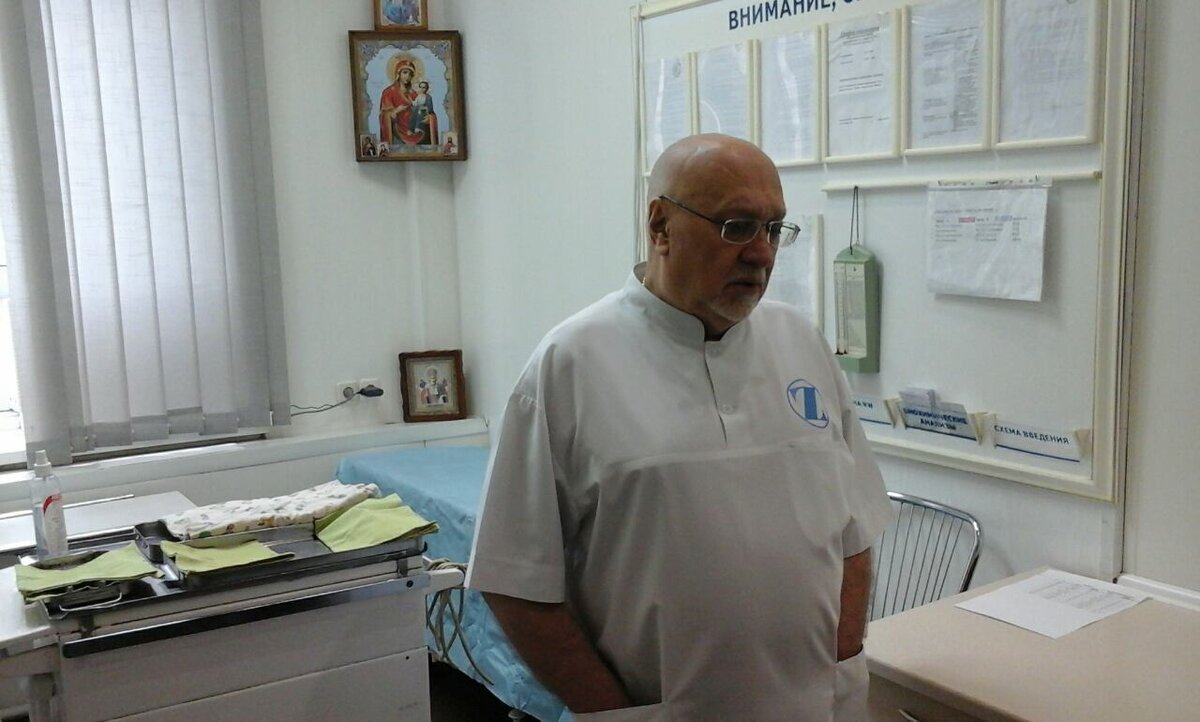Стинский совершил настоящий прорыв в отечественной медицине – он стоял у истоков зарождения эндопротезирования тазобедренных и коленных суставов не только в Донецкой области, но и во всей Украине.