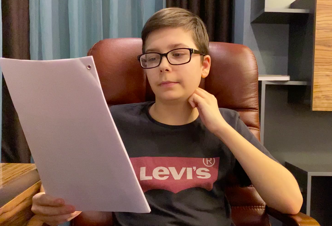 Дмитрий Назаров читает дневник Володи Чивилихина.