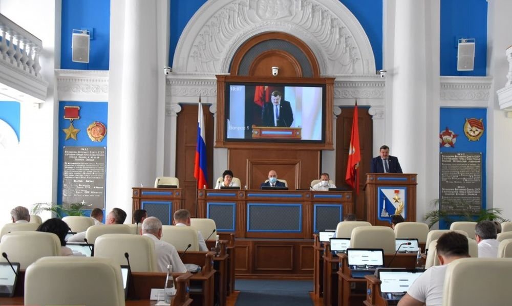 Внеочередное пленарное заседание ЗакСобрания Севастополя, 10.06.20. Фото: sevzakon.ru