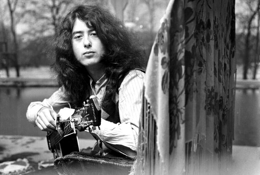 На той самой барже. 