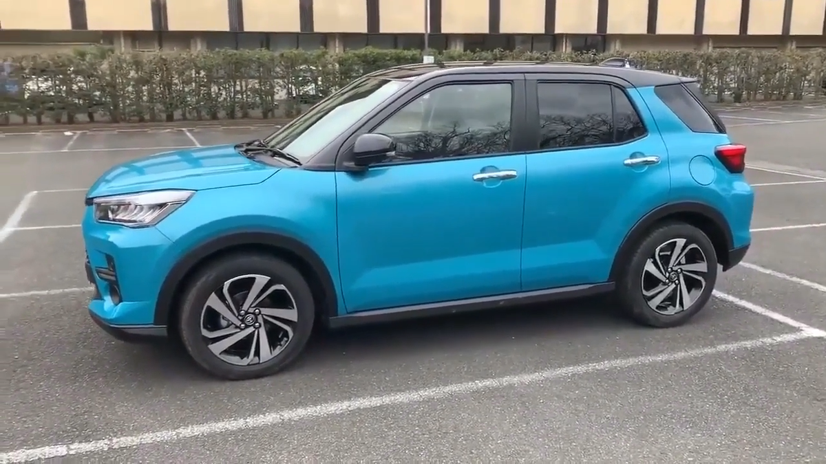 Компактный кроссовер Raize 