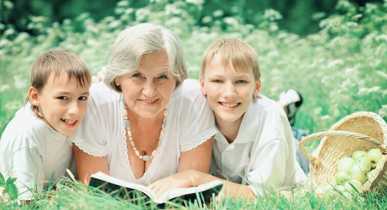 Два любимых внука, две кровиночки. 