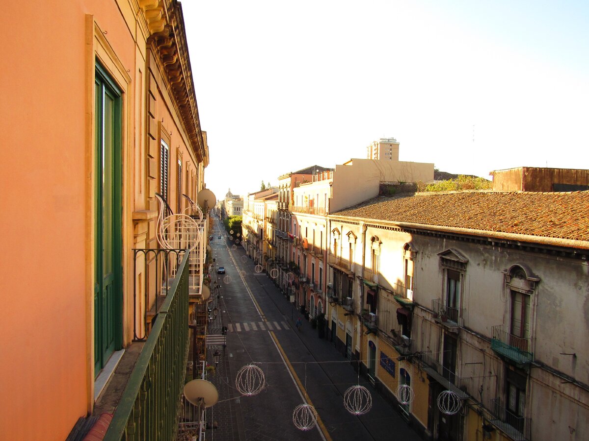 Вид с нашего балкона. Утро. Виа Карондо