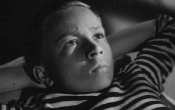 В 1947 году на экраны вышла знаменитая советская киносказка "Золушка".-3