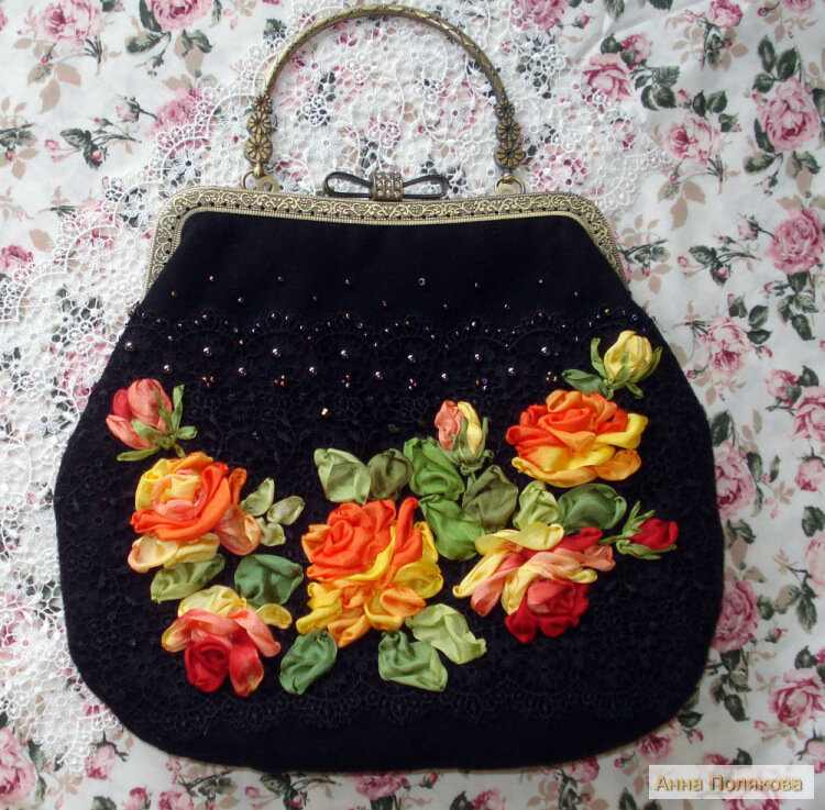 Черный бархат, кружево, ленты из натурального шелка