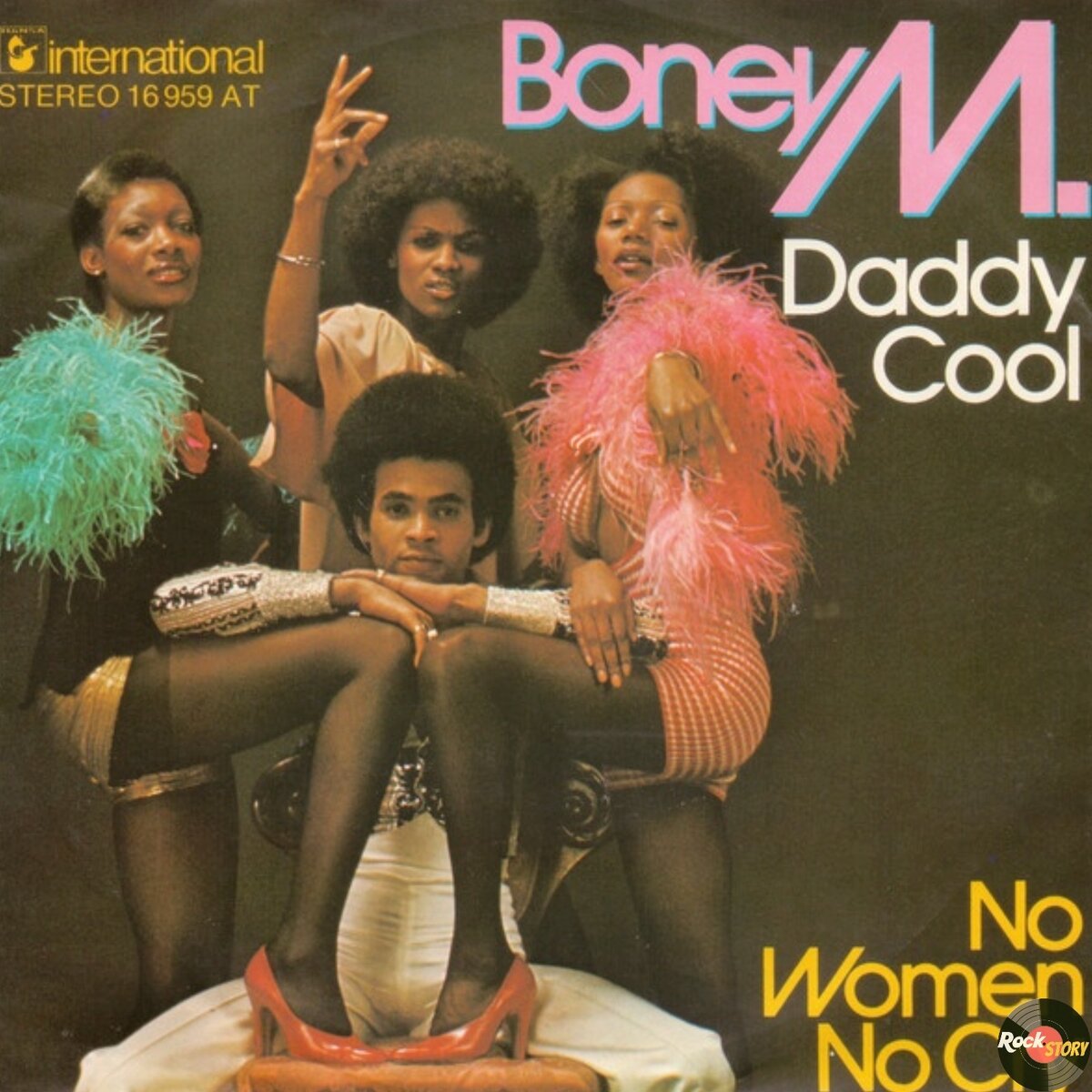 На фотографии: обложка сингла Daddy Cool группы Boney M.