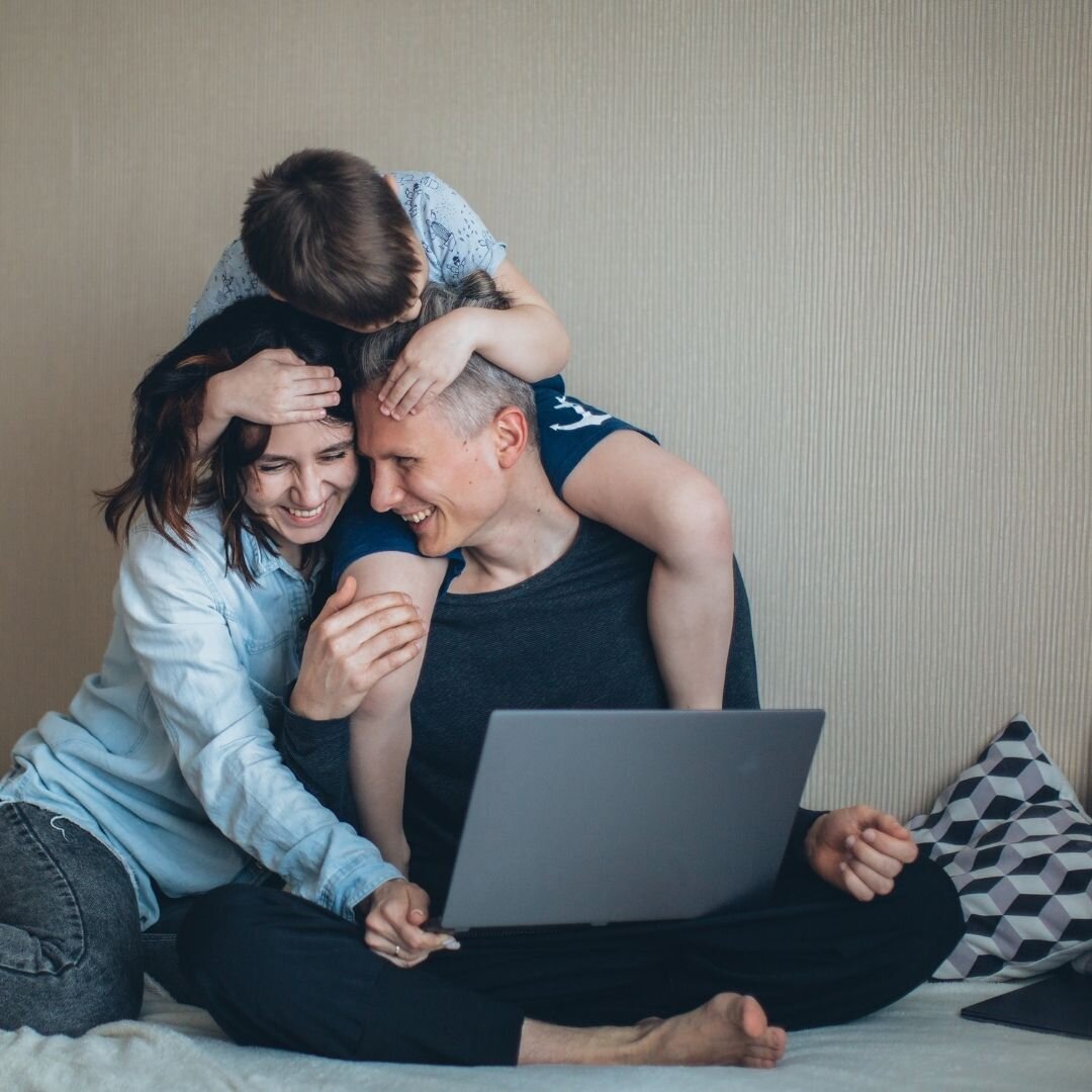 ТЕЗИСЫ ДЛЯ РАЗМЫШЛЕНИЯ 
1. Желаемый тип семьи
2. Занятия с детьми
3. Время уделяемое семье
4. Моя роль главы семьи

Записываем их в свободной форме, на основе ответов на вопросы из АНКЕТЫ САМООЦЕНКИ и записей из ПРИОРИТЕТОВ В СЕМЕЙНОЙ СФЕРЕ

Будет над чем поразмышлять и над чем поработать.   

Не спешите, работайте столько времени, сколько вам потребуется.

#коуч #тренинг #бизнестренер #саморазвитие #развитие #коучинг #онлайнобучение #успешныйбизнес #блог #кантинамарго
