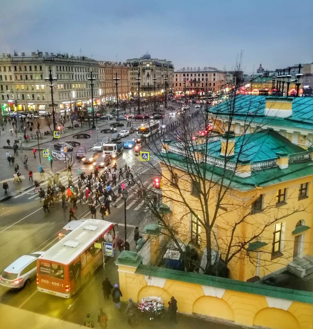 Вид из окон нотариуса (СПБ - Сенная площадь)