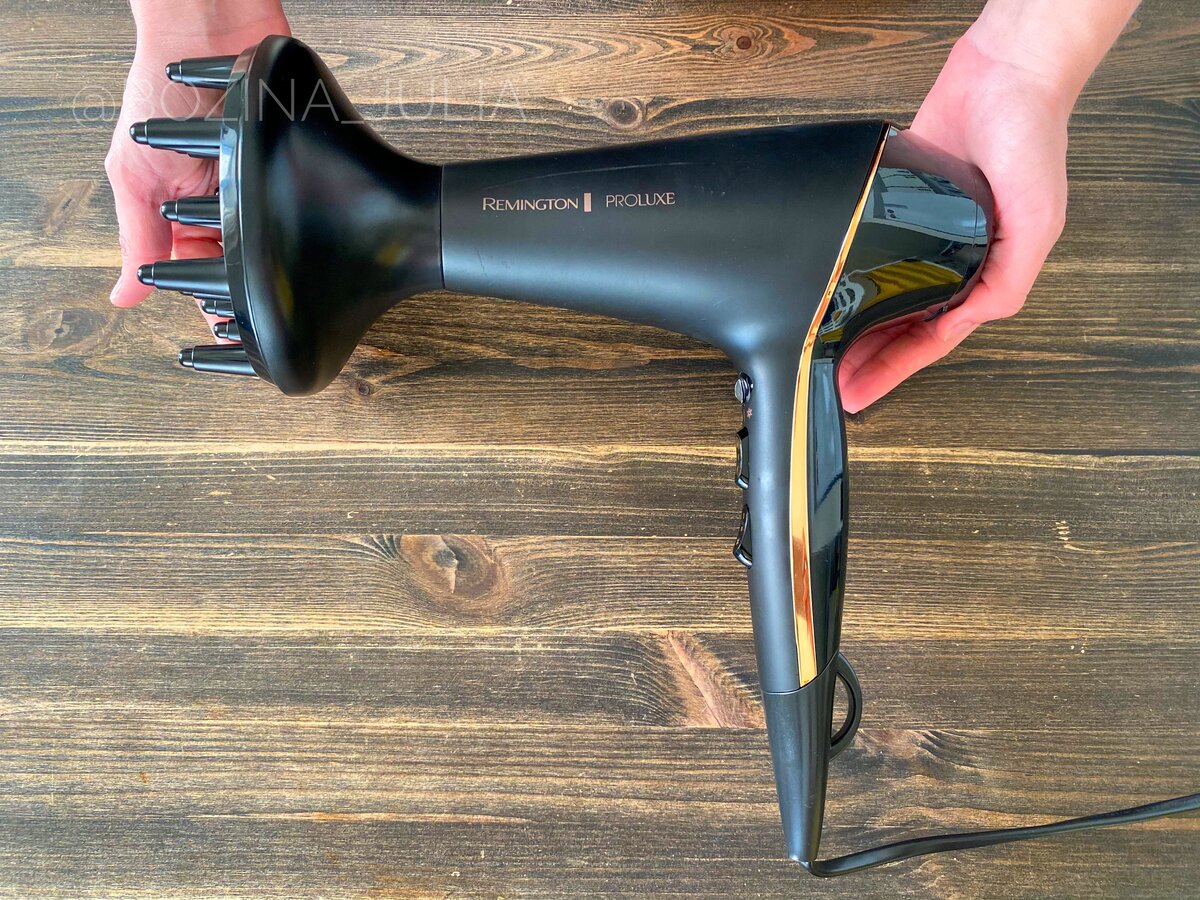 Мой новый фен Remington AC9140. Заметили царапину на корпусе? Это я постаралась =(