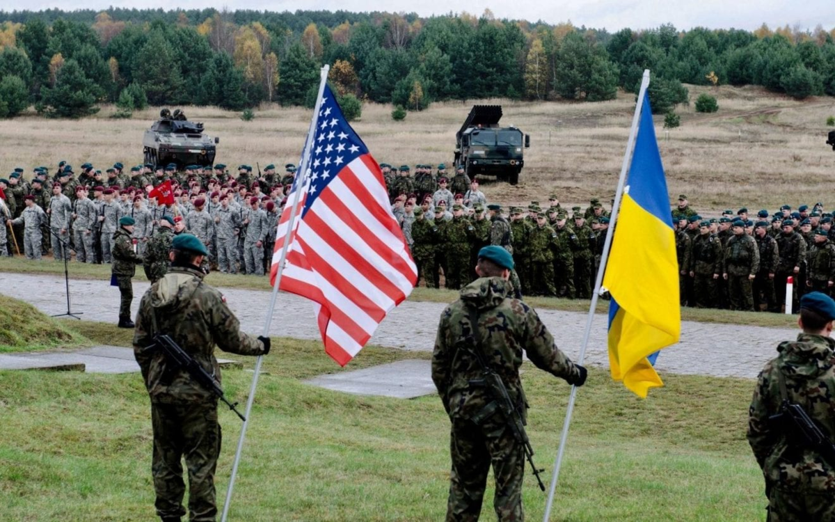 Вооруженные силы США и Украины. Источник изображения: https://www.politforums.net/