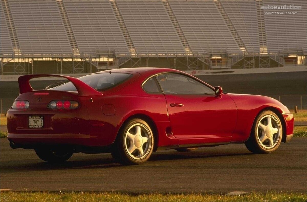 Няшная Toyota Supra 1999-го