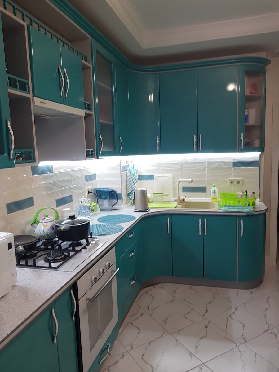 Кухня оживилась...кастрюльки, тряпочки 😏....