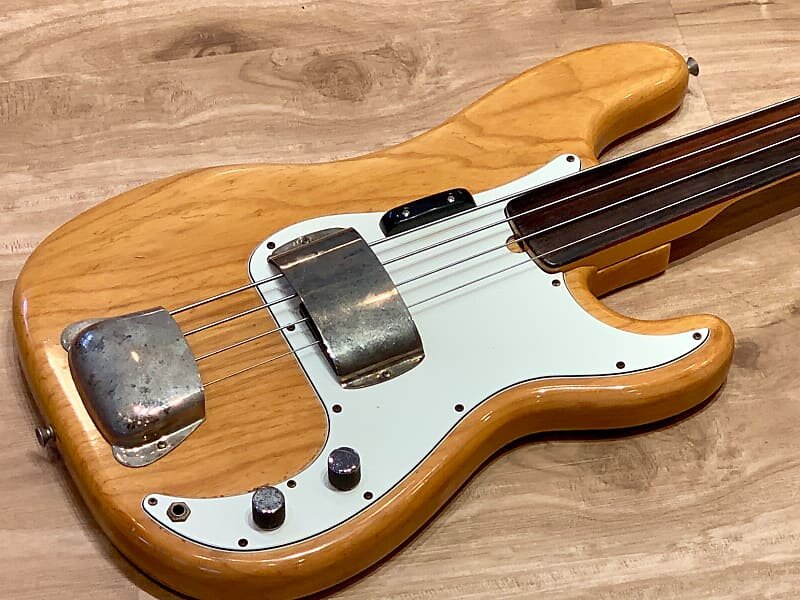 Бас40. Fender Precision Bass headstock. 1975 Fender Precision Bass. Fender Precision 73s. Fender Precision Bass.