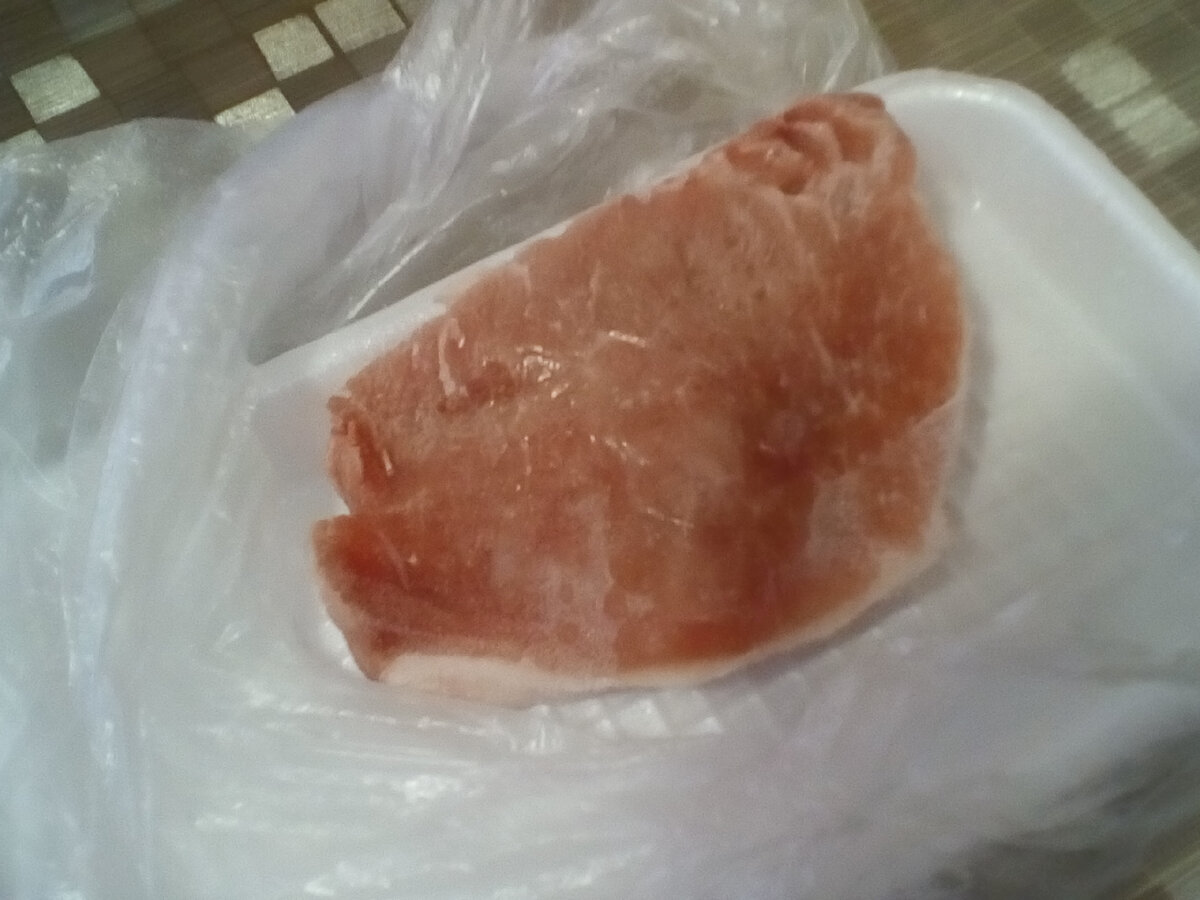 Замороженный свиной стейк