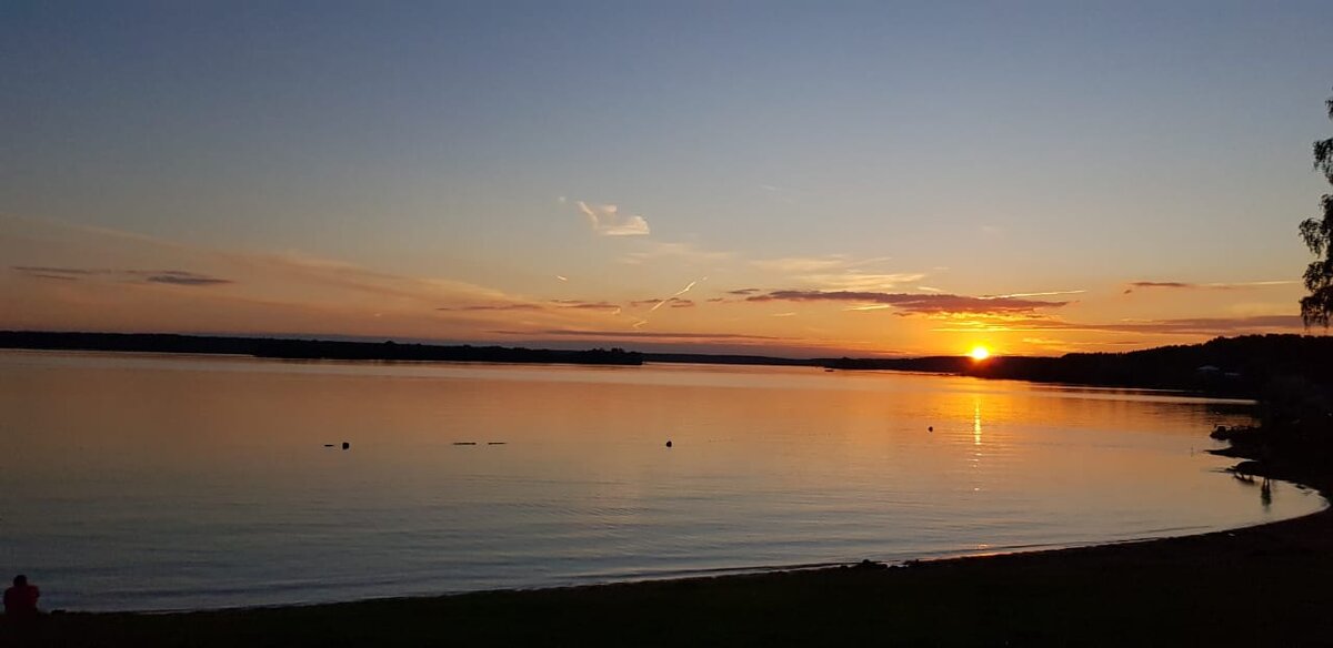 Буйки на Можайском водохранилище. База отдыха "Ильинский пляж"