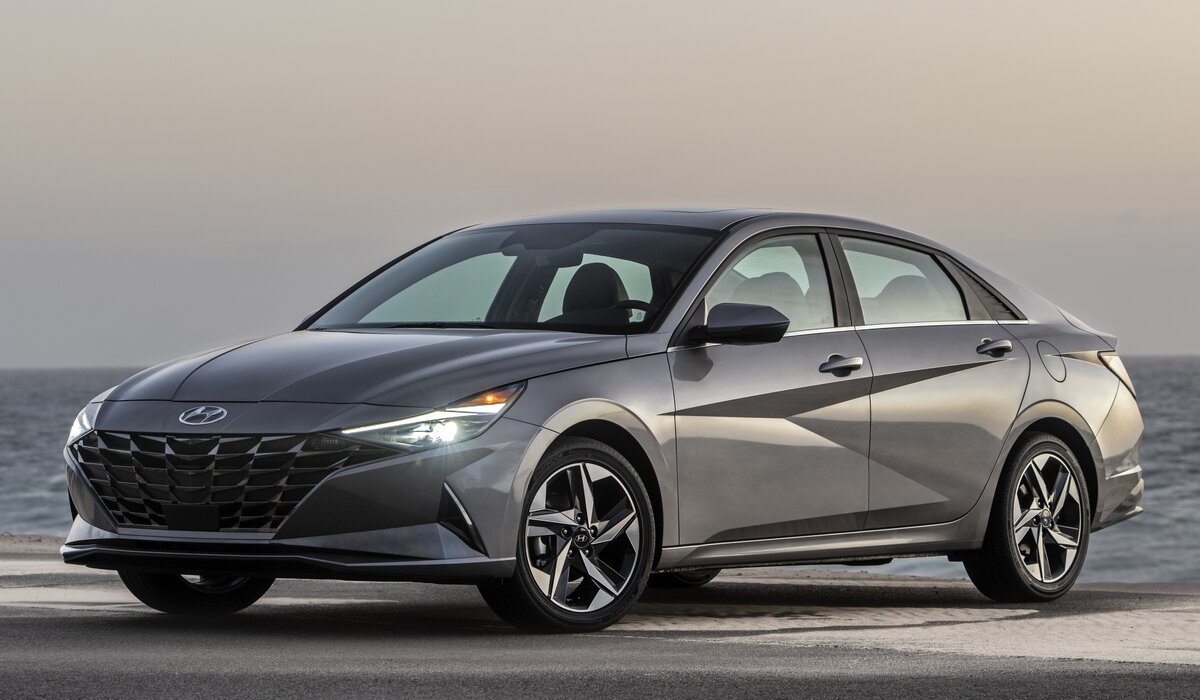 Новый Hyundai Elantra: достойный конкурент в автомобильном сегменте?