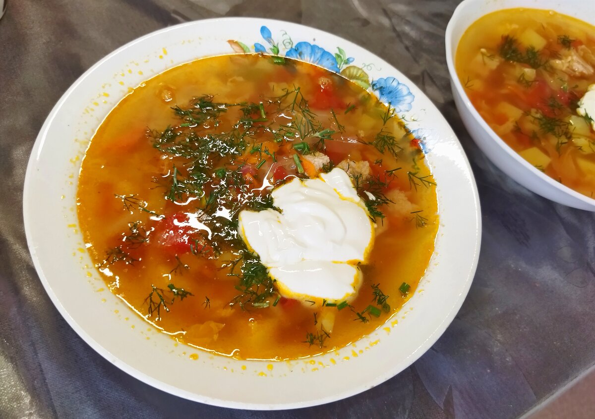 Щи с капустой, помидорами и перцем на зиму в банках