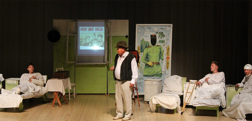 Спектакль «Красное вино Победы». Фото Ивана Башкирова.
