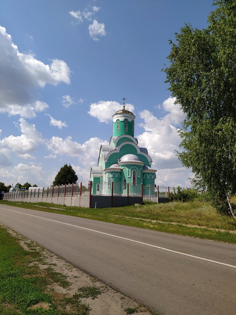 красавец храм в Большой липовице