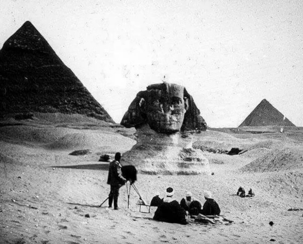 Документальные древность. Сфинкс пирамида в Египте. Египет пирамида Хеопса и сфинкс. Пирамиды и сфинкс Египет Гиза. Сфинкс Египет раскопки.