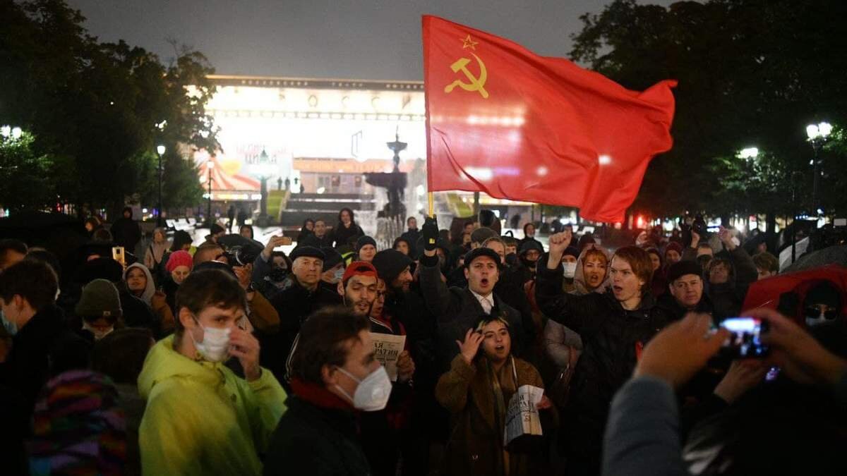 Страны без выборов. Протесты коммунистов в Москве. Митинг КПРФ. Митинг КПРФ В Москве. Митинг на Пушкинской площади.